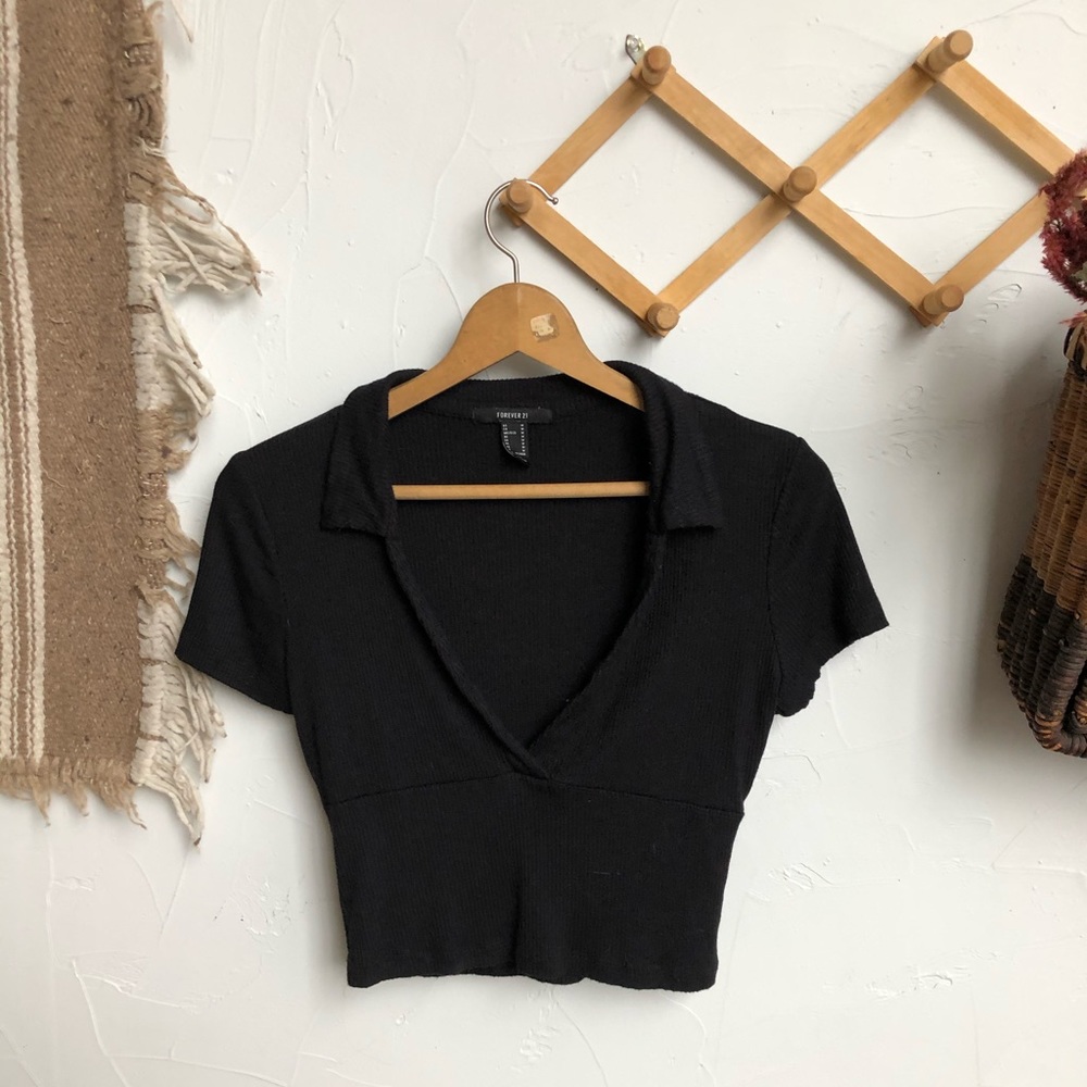 🌻Black Deep V-Neck Collared Croptop